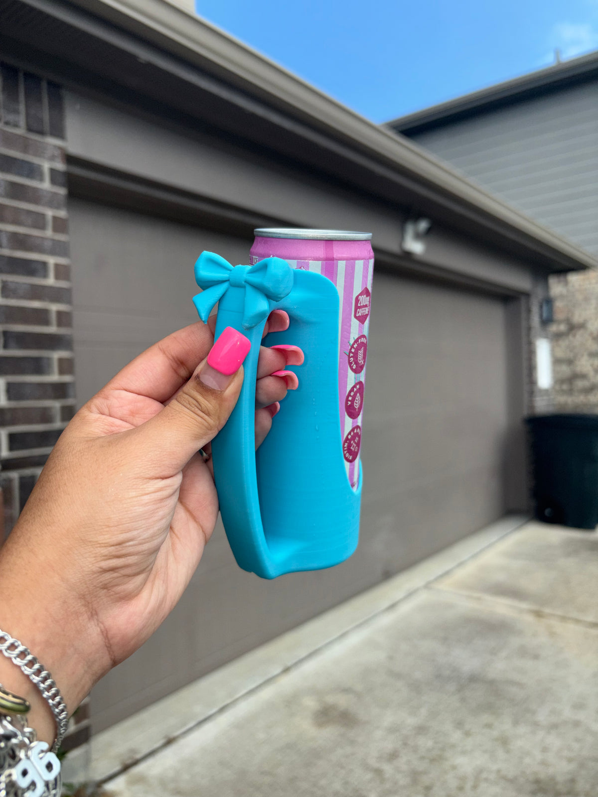 12oz can holder w/ bow